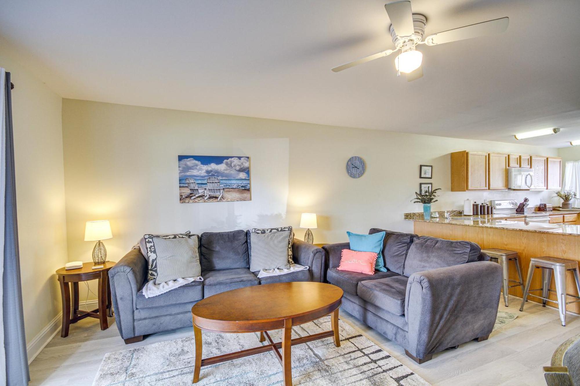 Apartment Airy With Patio Walk To Beach! *